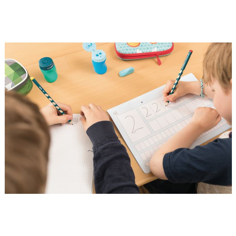 Schmaler Dreikant-Bleistift für Rechtshänder - STABILO EASYgraph S in grün - 2er Pack - Härtegrad HB