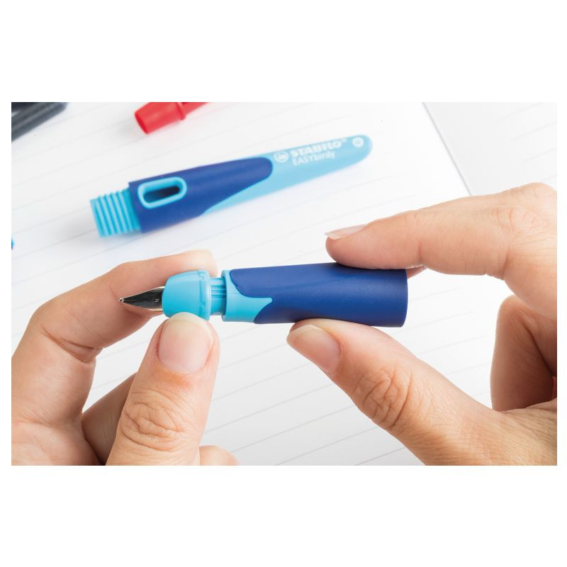 Ergonomischer Schulfüller für Rechtshänder mit Standard-Feder M - STABILO EASYbirdy in violett/gelb - Einzelstift - inklusive Patrone und Einstellwerkzeug - Schreibfarbe blau (löschbar)